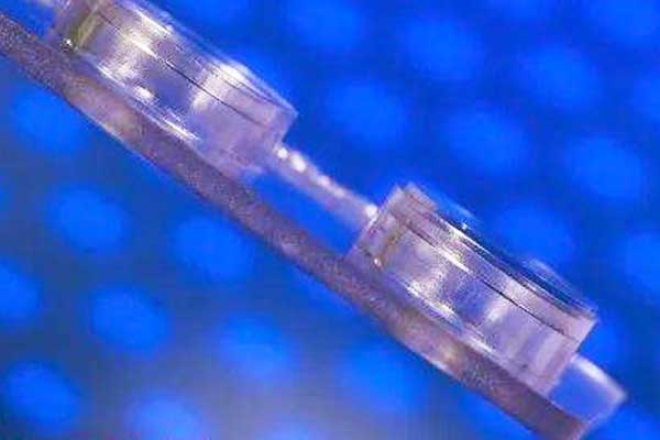 玻璃工業(yè)與激光焊接技術(shù)結(jié)合后會產(chǎn)生怎樣的火花